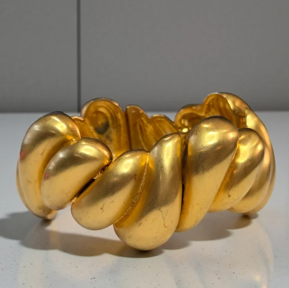 LES BERNARD Chunky Vintage 1980's Matte Gold Plated Hinged Bangle Bracelet - Picture 6 of 6